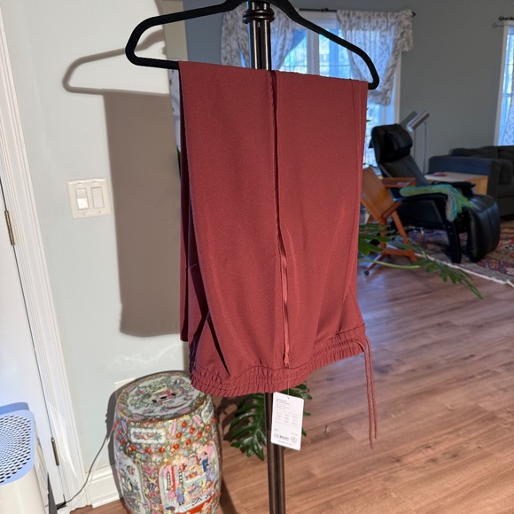 Endeavor High Rise Relaxed Pant M (really L/XL) | Cherrywood - Picture 5 of 5